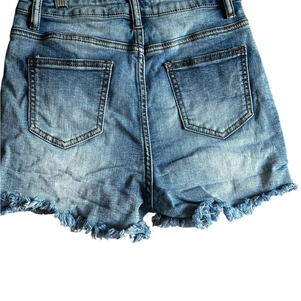 FASHION NOVA WOMAS DISTRESSED DENIM SHORTS SZ MEDIUM 28 - Picture 3 of 15